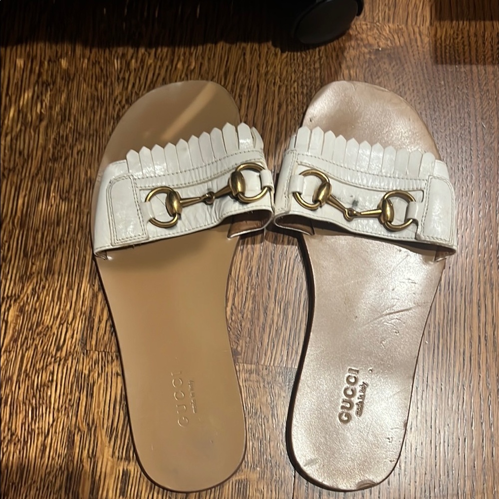 Gucci White and Gold Slide Sandals with Horsebit Detail